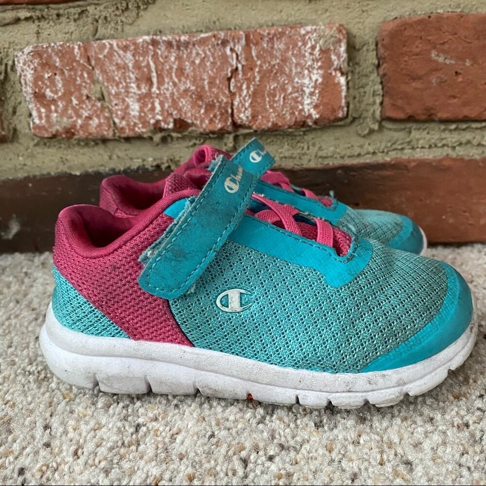 Blue Little Girls Champion Sneakers Sz 8 Toddler Easy On Sneakers